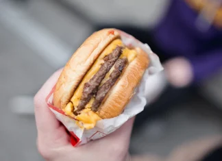 Health charity urges government to match UK’s junk-food ad ban Charity calls on Govt to match UK ban on junk food ads