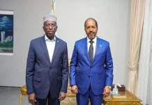 Madaxweyne Xasan oo deg deg u gaaray guriga Shariif Sheekh Axmed iyo kulan socda