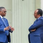 Taliyaha Sirdoonka Itoobiya oo soo gaaray Muqdisho, lana kulmayo madaxweyne Xasan