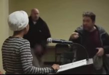 Weerar lagu qaaday Ilhan Cumar xili ay khudbad jeedineysay