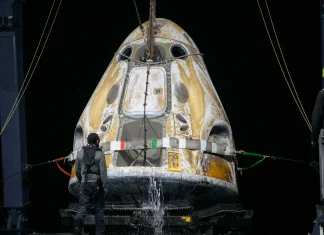 ISS crew completes emergency splashdown in Pacific after unplanned return ISS crew splashes down in Pacific after emergency return