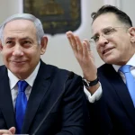 Booliska Israel ayaa xiray kaaliye sare oo Netanyahu ah iyadoo baaritaan rasmi ah lagu sameynayo Israeli police detain senior aide to Netanyahu