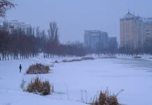 Kyiv races to restore damaged power grid after strike Kyiv scrambles to repair ruined power grid after attack