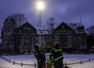 Power restored in Berlin after city’s longest blackout since World War II Power back on in Berlin after longest blackout since WWII
