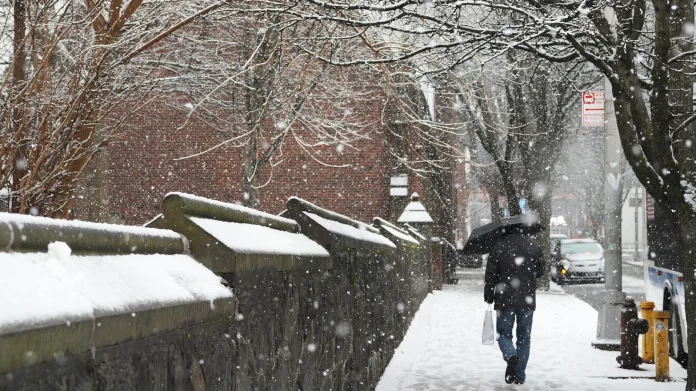 Winter storm threatens catastrophic conditions across US