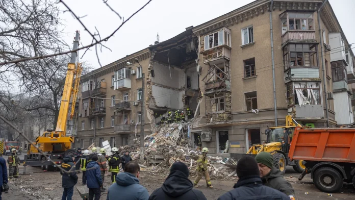 Russian airstrikes kill two people in Kyiv region, officials say Russian strikes kill 2 in Kyiv region - authorities