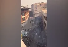 Tear gas deployed in Tehran bazaar amid rising protest death toll Tear gas at Tehran bazaar as protest death toll rises