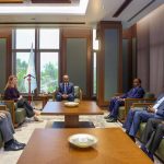 Xasan Sheekh oo Madaxtooyada ku qaabilay wafdi ka socda Ingiriiska