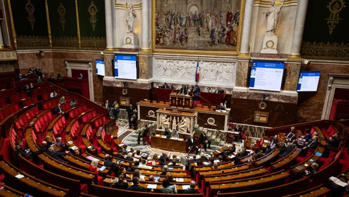 French govt wins two no-confidence votes on energy law