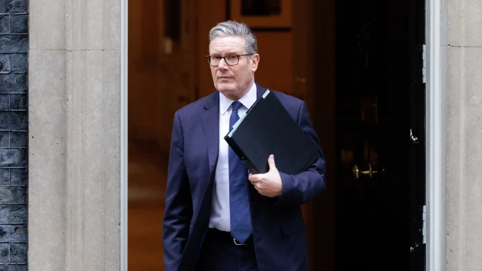 Gordon Brown says Starmer leadership crisis 'serious'