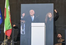 Heir to Iran’s Last Shah Urges US to Act at Munich Rally Son of Iran's last shah urges US action at Munich rally