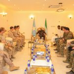 Axmed Madoobe oo saraakiil Mareykan ah kula kulmay magaalada Kismaayo