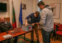 Portugal’s presidential runoff begins as voters head to the polls Polls open in second round of Portugal presidential vote