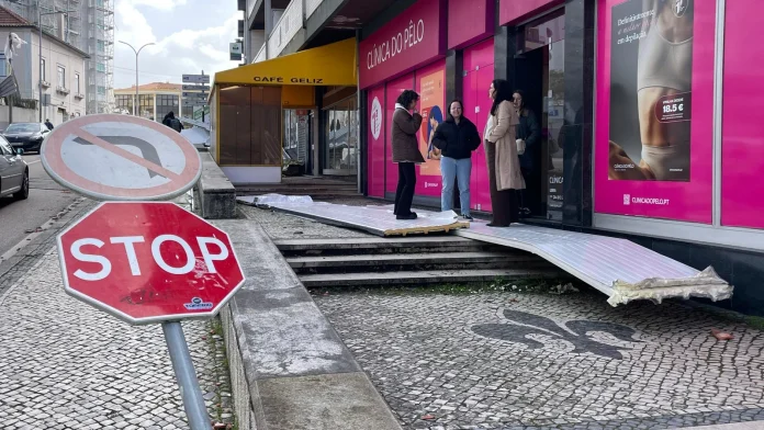 200,000 without power in Portugal after Storm Kristin