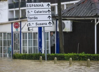 Storm Leonardo claims one life after battering Portugal and Spain One dead as Storm Leonardo hits Portugal and Spain