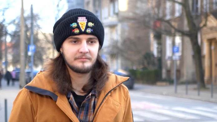 Ukraine's young men on moving abroad during wartime