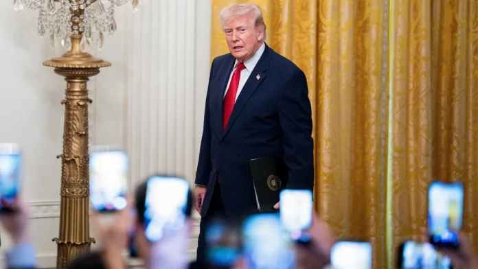 American banknotes to carry Trump's signature despite federal law US currency to bear Trump's signature despite federal law