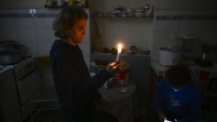 10 million people without power as Cuba's grid collapses