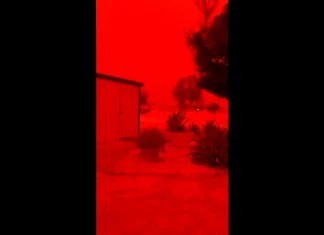 Dramatic red skies over Australia ahead of tropical cyclone Watch: Australian sky turns red ahead of tropical cyclone