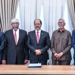 Madaxeyne Xasan oo saxiixay wax ka bedelka Dastuurka cusub ee dalka