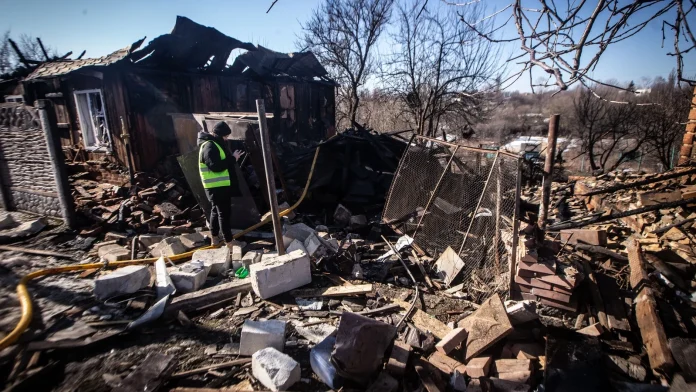 Ukraine says Russian strikes kill 6 nationwide