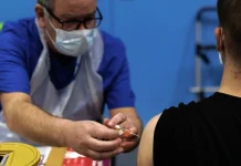 Study finds meningitis causes roughly 250,000 deaths worldwide each year Meningitis kills a quarter million people a year, study