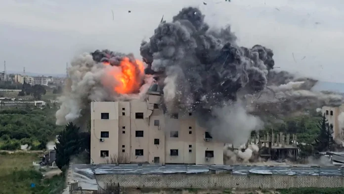 Trump Says US Carried Out Strikes on Iran's Kharg Island US struck military targets on Iran's Kharg Island - Trump