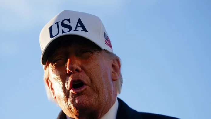 Trump threatens Iran oil hub as strait tensions rise