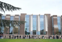 UK meningitis outbreak kills two young people in latest incident Two young people die following UK meningitis outbreak