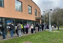 UK meningitis outbreak widens as confirmed cases now total 34 Number of cases in UK meningitis outbreak rises to 34