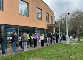 UK meningitis outbreak widens as confirmed cases now total 34 Number of cases in UK meningitis outbreak rises to 34