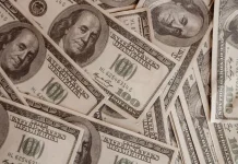 U.S. currency to display Trump’s signature, defying federal law US currency to bear Trump's signature despite federal law