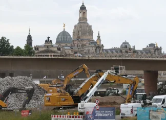 World War II bomb safely defused in Dresden after city-centre evacuation WWII bomb in Dresden defused after city centre evacuation
