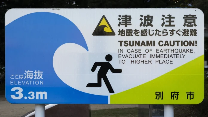 Tsunami warning as 7.5-magnitude earthquake hits Japan