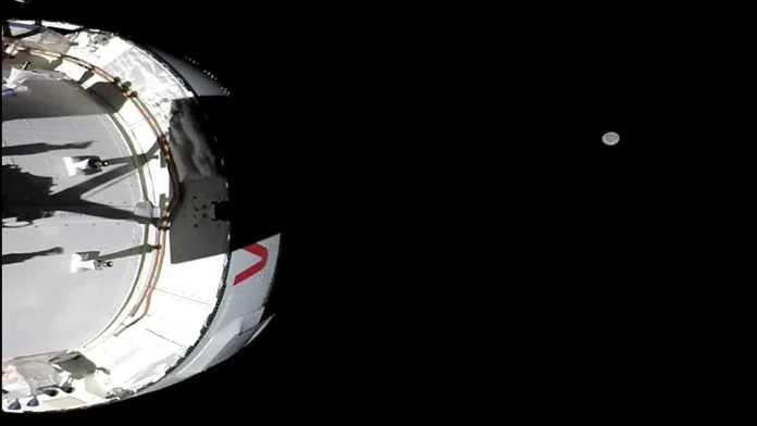 Artemis crew glimpses Moon's 'Grand Canyon' — huge volcanic rille Artemis astronauts glimpse Moon's 'Grand Canyon'