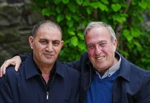 Israeli and Palestinian fathers unite in calling for peace Israeli and Palestinian fathers campaign for peace