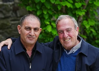 Israeli and Palestinian fathers unite in calling for peace Israeli and Palestinian fathers campaign for peace