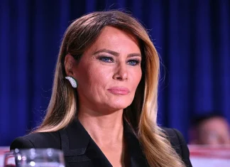 Melania Trump urges ABC to take a stand on Jimmy Kimmel Melania Trump says ABC should 'take a stand' on Kimmel