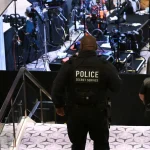 Trump oo lagala cararay Aqalka Cad kadib markii uu qof hubeysan weeraray Trump 'safe' after evacuation from event - Secret Service