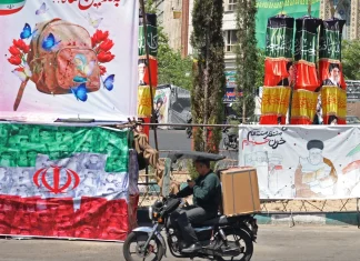 U.S. president presses Iran to wise up and accept deal US president demands Iran 'get smart' and accept deal