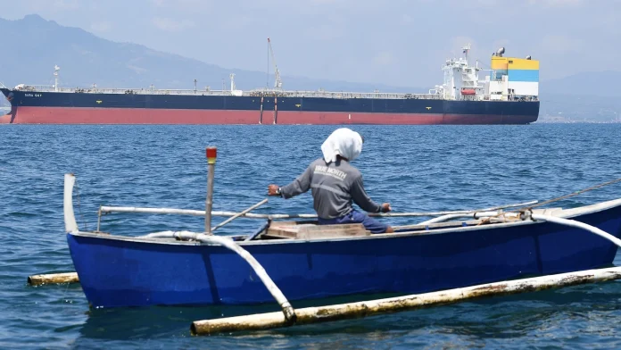 Zelensky calls for reinstatement of Russia oil sanctions