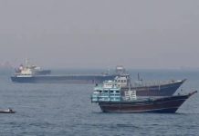 Ciidamada iiraan oo bilaabay inay weeraraan maraakiibta maraysa Hormuz