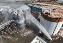 40,000 flee Los Angeles amid threat of chemical tank explosion 40,000 evacuate over LA chemical tank explosion risk
