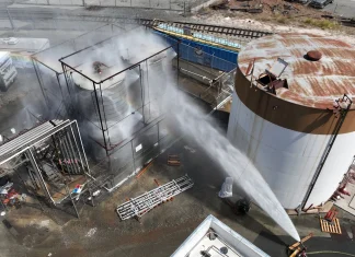 40,000 flee Los Angeles amid threat of chemical tank explosion 40,000 evacuate over LA chemical tank explosion risk