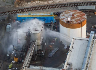 Crack in Los Angeles chemical tank may lower explosion risk, officials say Crack in LA chemical tank 'may ease' threat of explosion