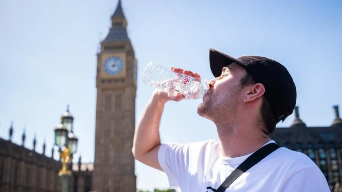 Temperatures in London hit 34.8C as May record broken