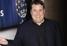 Man arrested in UK after bomb hoax at Peter Kay gig UK police arrest man after Peter Kay show 'bomb hoax'