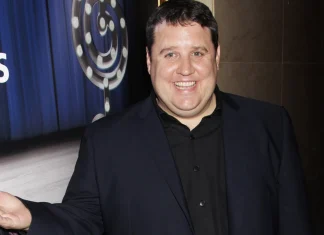 Man arrested in UK after bomb hoax at Peter Kay gig UK police arrest man after Peter Kay show 'bomb hoax'
