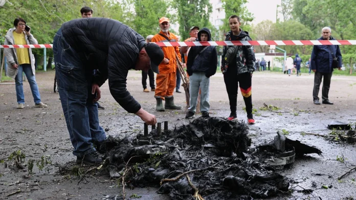 Daytime Russian barrage of 800 drones kills 6 in Ukraine