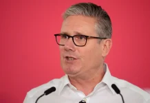 Senior ministers call on Keir Starmer to reconsider his leadership role Ministers urge Starmer to 'consider his position'